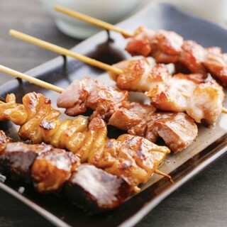 鮮度抜群。30種類以上の《やきとん》が楽しめる♪希少部位あり