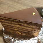 スイス菓子 ローヌ RACTO店 - 見た目も美しいビエンナ・ドナウ