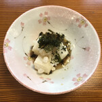 そば処みよし - 食べログのクーポンでもらえる揚げ餅です。