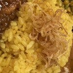 レインボウスパイス - 硬めに炊いてあるカリフォルニア米がカレーにピッタリであって、 マサラカレーによく合うとこが分かった。