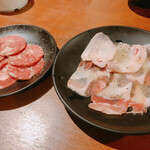 Kokusangyuu Yakiniku Tabehoudai Nikushou Sakai - 