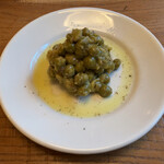 ガストロノミア冨屋 - グリーンピースのくたくた蒸し煮