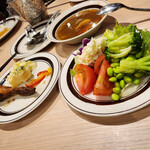 ケーエフシーレストラン 南町田グランベリーパーク店 - スープカレーも美味しい。新鮮な野菜サラダも食べ放題！ロティサリーチキンが美味。