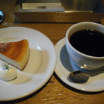 小川珈琲 - オーガニックハウスブレンド 011 ダークとベイクドチーズケーキ