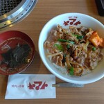 韓式食彩ヤマト - カルビ丼（ミニわかめスープ付き）：５５０円（税込）