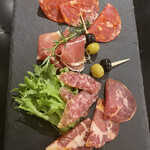 カフェ ド ブリック - ハム、ソーセージ盛り合わせ