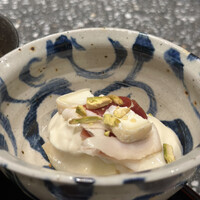 参燦々 - 白桃の白和え ハモンセラーノ 山羊のチーズ