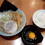 よこはま軒 - 料理写真:朝ラーメン(800円也) 想像とは違ったチャッチャ系‥