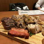 肉系居酒屋 肉十八番屋 - 