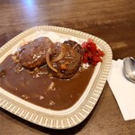 パーラー樹 - ハンバーグカレー 950円(税込)。 