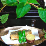 美加登家 - うるか味噌包み揚げ その名の通り、鮎にうるか味噌を挟んで素揚げしてあります。