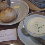 ラ・ルーチェ - 丸パンと季節野菜のスープ