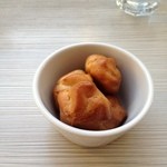 ボン・グゥ 神楽坂 - お通しのプチシュー