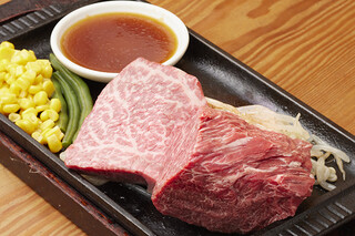 Suteki Taka - 和牛ハラミとランプのダブルステーキ180g、3950円(税別)