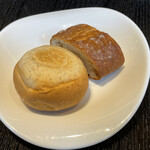 MoeGiKURiYA - パン2種
