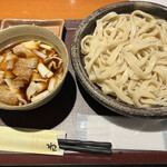 Hajime Seimen - 椀の後ろに恥ずかしげに青葱と大根おろし、おろし生姜が控えています。