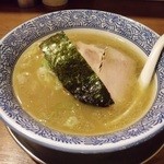 郷家らーめん 550円