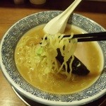 郷家らーめん 箸上げ