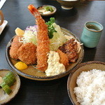 かつ膳 - 豪華！クリームコロッケ・ヒレかつ・エビフライ・帆立貝柱・焼肉。
