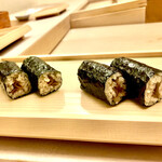 鮨おばな - カッパが無かったので干瓢を追加です　固めのと柔らかめの２種の干瓢の食べ比べ　どちらも美味しいな