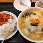 Honkon Shuka Keien - 麺と御飯メニューセット