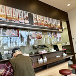 めん六や - 店内