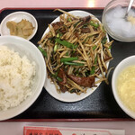 鴻運 - 本日の日替わり　レバニラ炒め定食　¥700-