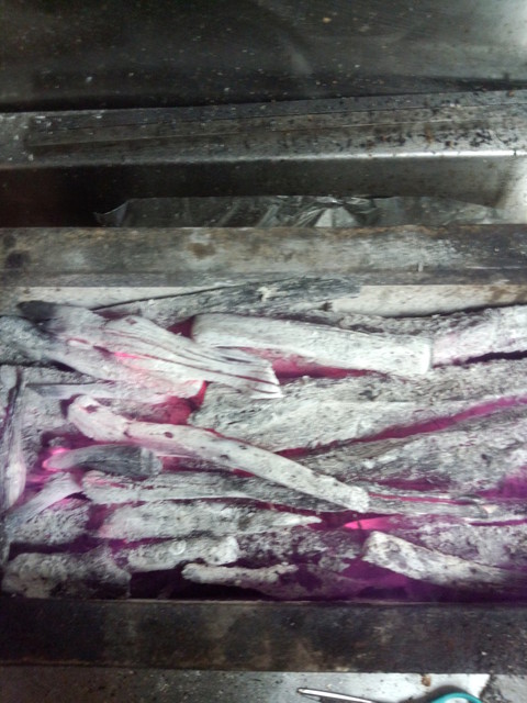 シャモしげ &ndash; 十和田市の焼き鳥居酒屋。平日夜営業、新鮮な地鶏を使用