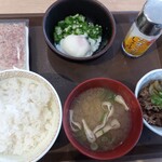 すき家 - 牛まぜのっけ朝食(ごはんミニ)360円(2023.5.6)