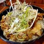 俺の中華たなか家 - 「背脂飯✨」タレと背脂の相性バッチリ(^o^)❗ご飯がススミ☆ます(⌒▽⌒)d