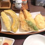 長岡屋 - 天ぷら（ナス・南瓜・海老２・しし唐辛子・ほたて貝柱）