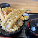 季節天ぷら料理 笑和 - 料理写真:2306_季節天ぷら料理 笑和_笑和丼上@1,400円_穴子1匹、海老2尾、なす、かぼちゃ、えのき_お店の名前を冠した天丼。ボリューミーです。そして美味しい。穴子デカい！