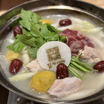 Kankoku Nabe Misesu Kimu - 