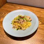 Japanese-style peperoncino with young chicken and mushrooms