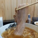 食堂 はせ川 - 大きな１枚乗せチャーシュー