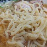 食堂 はせ川 - 中太麺がスープに絡む