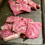 炭火焼肉 希林 - カルビとハラミ