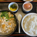おふくろ亭 - 2023/06/23
      ホル鍋定食 大飯 ニンニク 600円
      もつカレー 100円