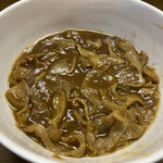 おふくろ亭 - 2023/06/23
      ホル鍋定食 大飯 ニンニク 600円
      もつカレー 100円