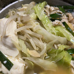 おふくろ亭 - 2023/06/23
      ホル鍋定食 大飯 ニンニク 600円
      もつカレー 100円