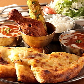 The lunch set has a wide variety of options including curry to choose from and all-you-can-eat naan.