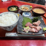 Tsuruoka - マグロぶつ切り定食