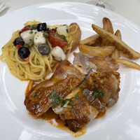 キハチ 青山本店 - 鶏肉ステーキ、パスタ、ポテト