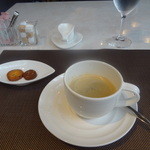 ラ ヴォワール - 2013/8 　コーヒー、プチフール