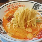 縁乃助商店 - 【フライデーチャイナタウン（濃厚鶏白湯坦々麺）　850円】麺リフト