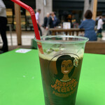 トロピカルマリア - アイスコーヒー100円税込：外の江戸グランテラス（椅子たくさん）でいただける。優しい味わい。