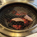 焼肉だんちゃん - 無煙の炭火で焼きます。