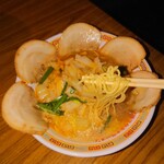 天理スタミナラーメン - 麺のリフトアップ