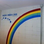 ALOHA ANGEL CAFE - 店内には大きな虹が！