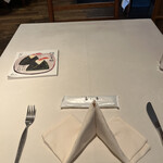 レストラン香味屋 - テーブル